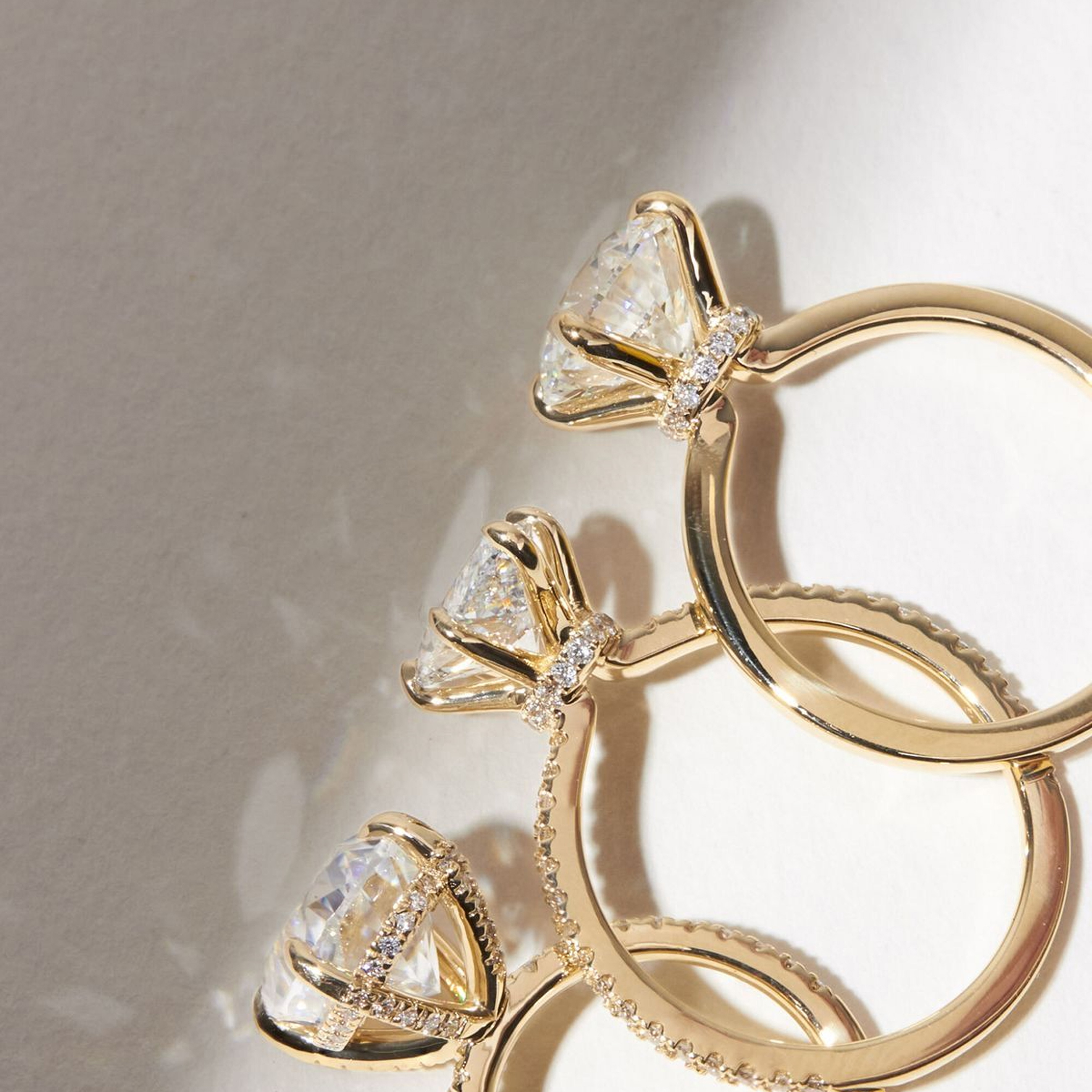 Anillo de Compromiso con Halo Oculto