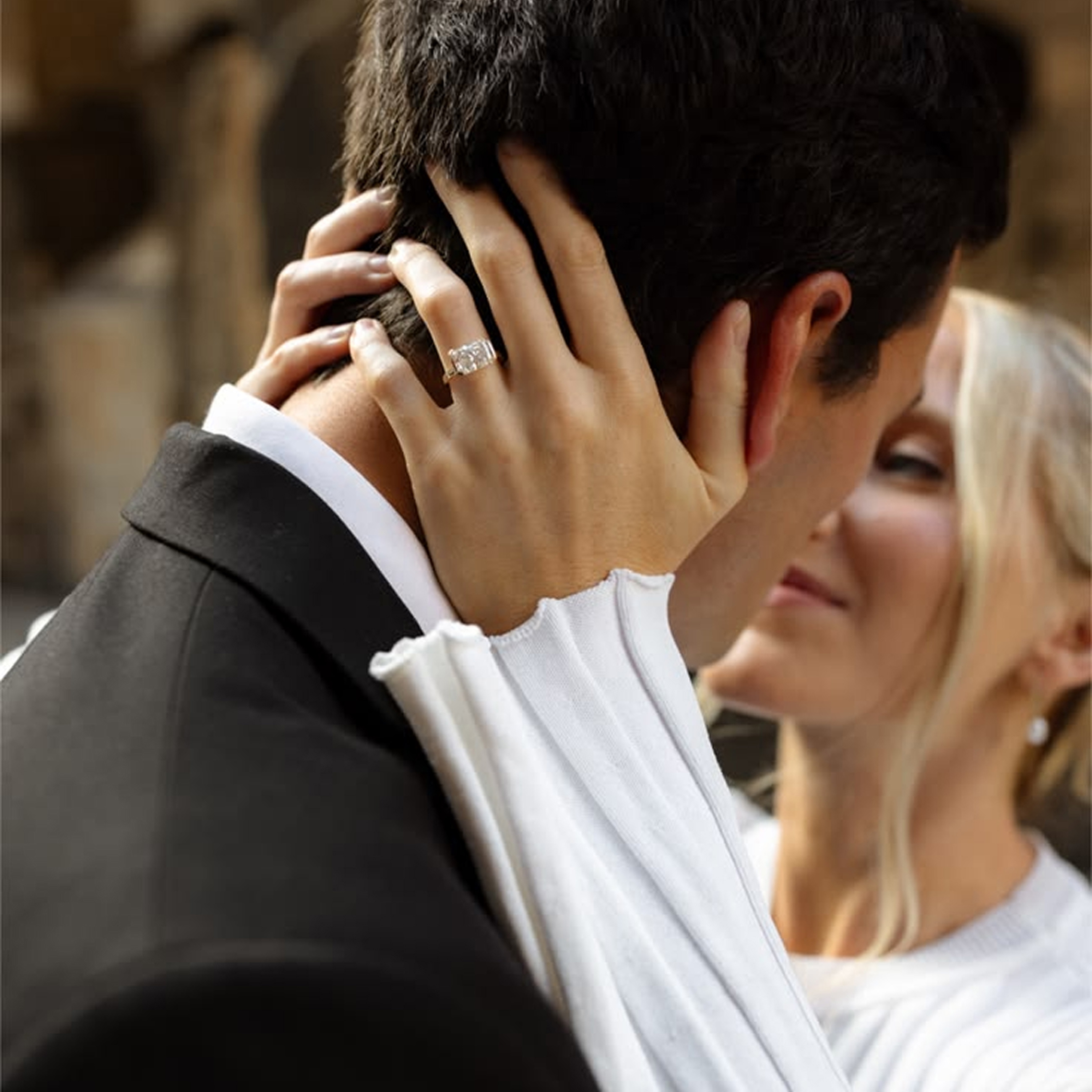 Usando Anillos de Compromiso y Alianzas de Boda